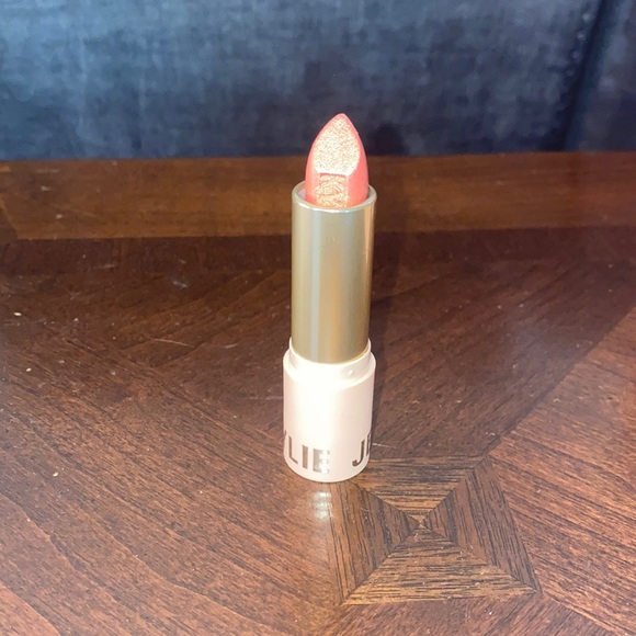 Kylie cosmetics summer collection lipstick